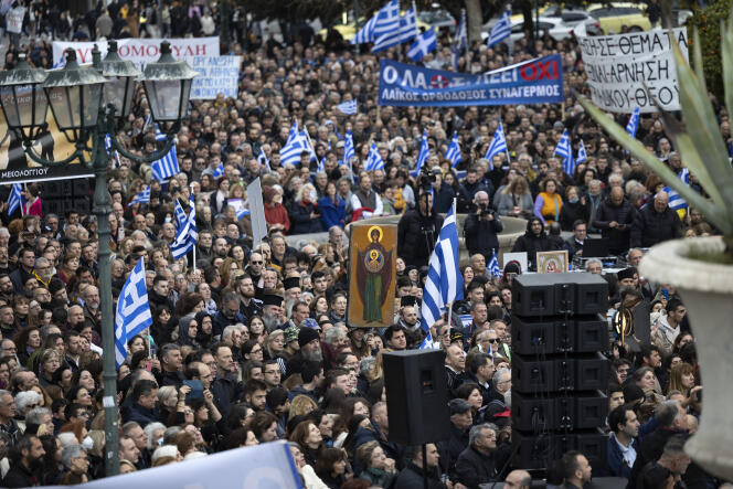 خلال مسيرة ضد زواج المثليين، في ساحة سينتاجما المركزية، في أثينا، اليونان، 11 فبراير 2024.