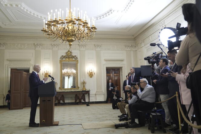 الرئيس الأميركي جو بايدن بعد إعلان خطة المساعدات الأربعاء 24 نيسان/أبريل. 